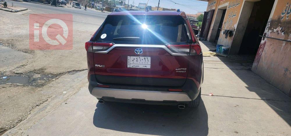 تۆیۆتا ڕاڤ 4